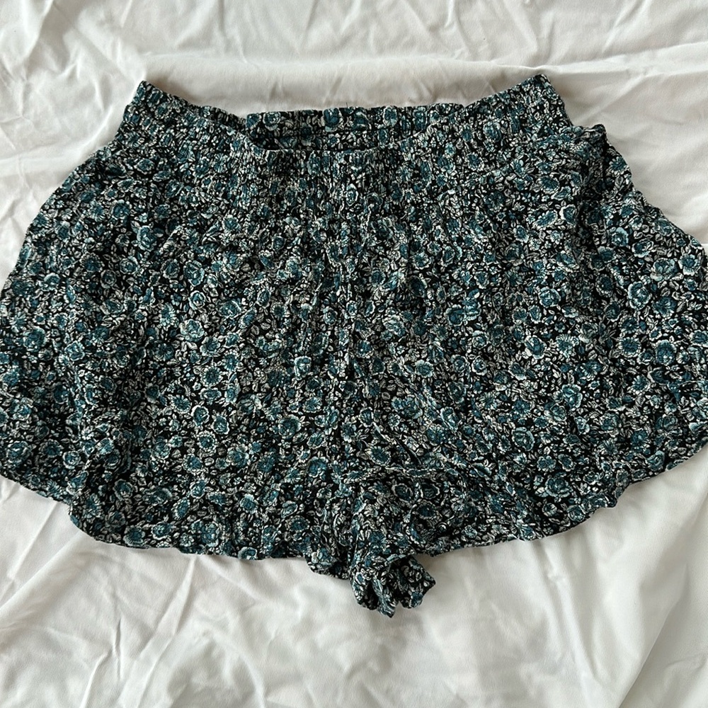 American Eagle Flowy Shorts